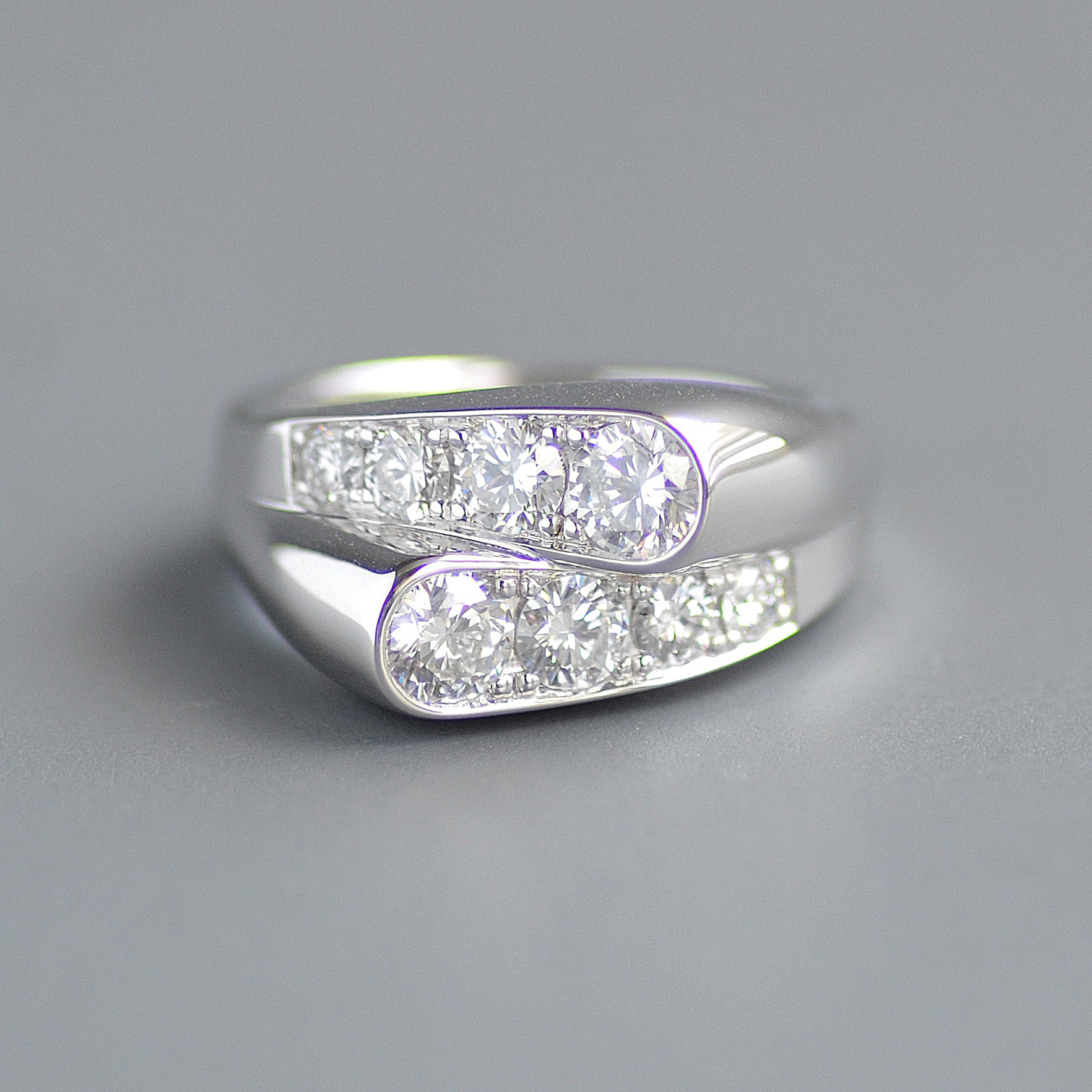 Crossing paths ring