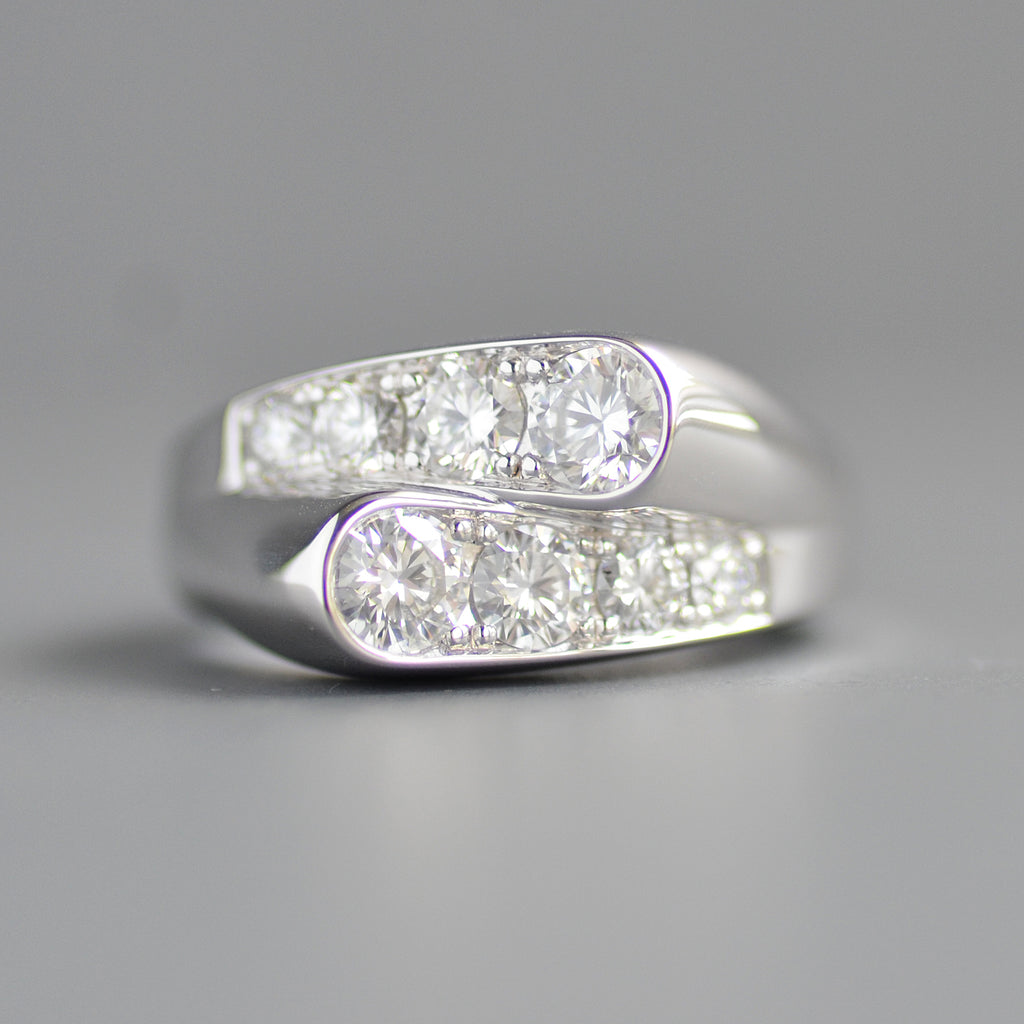 Crossing paths ring