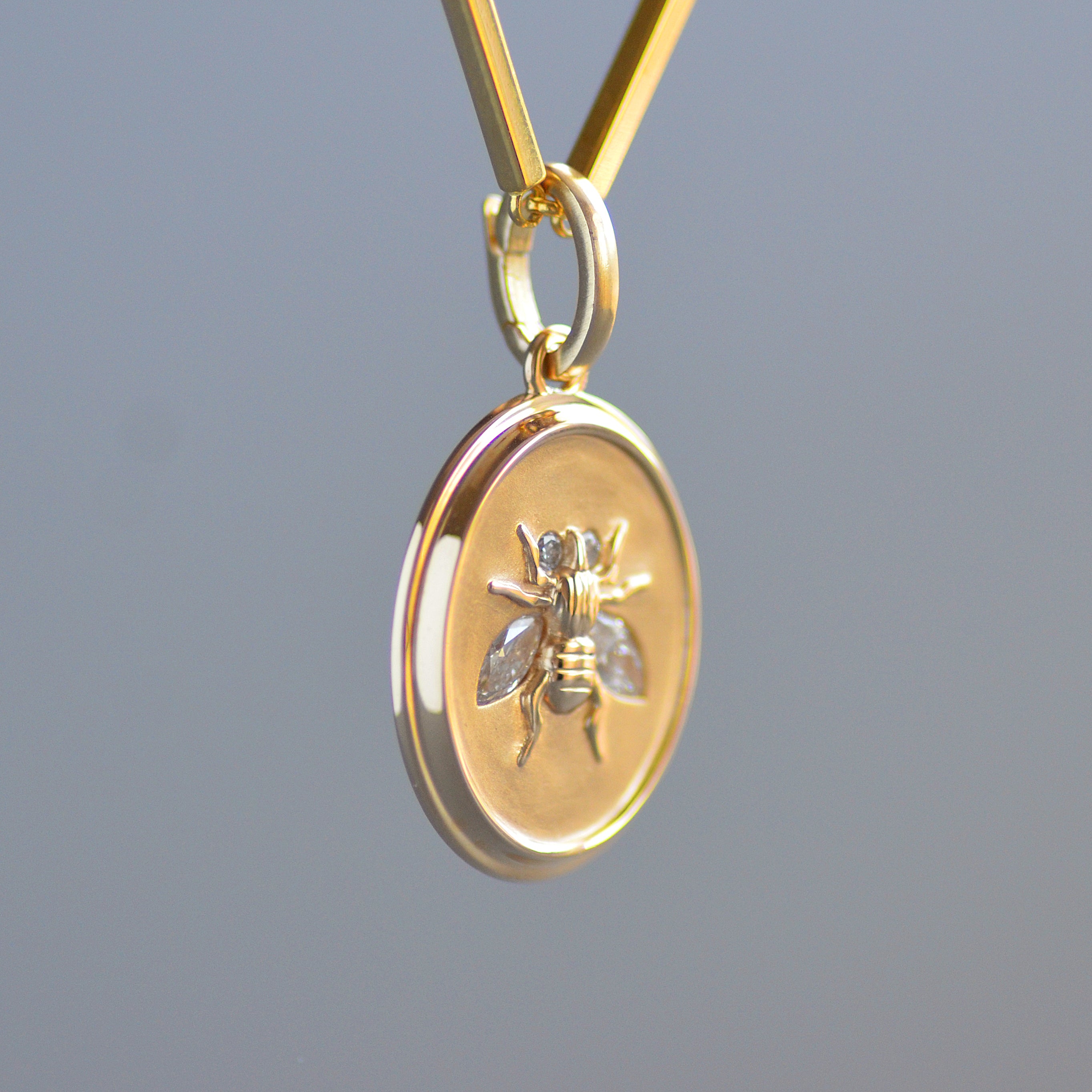 Buzzed pendant