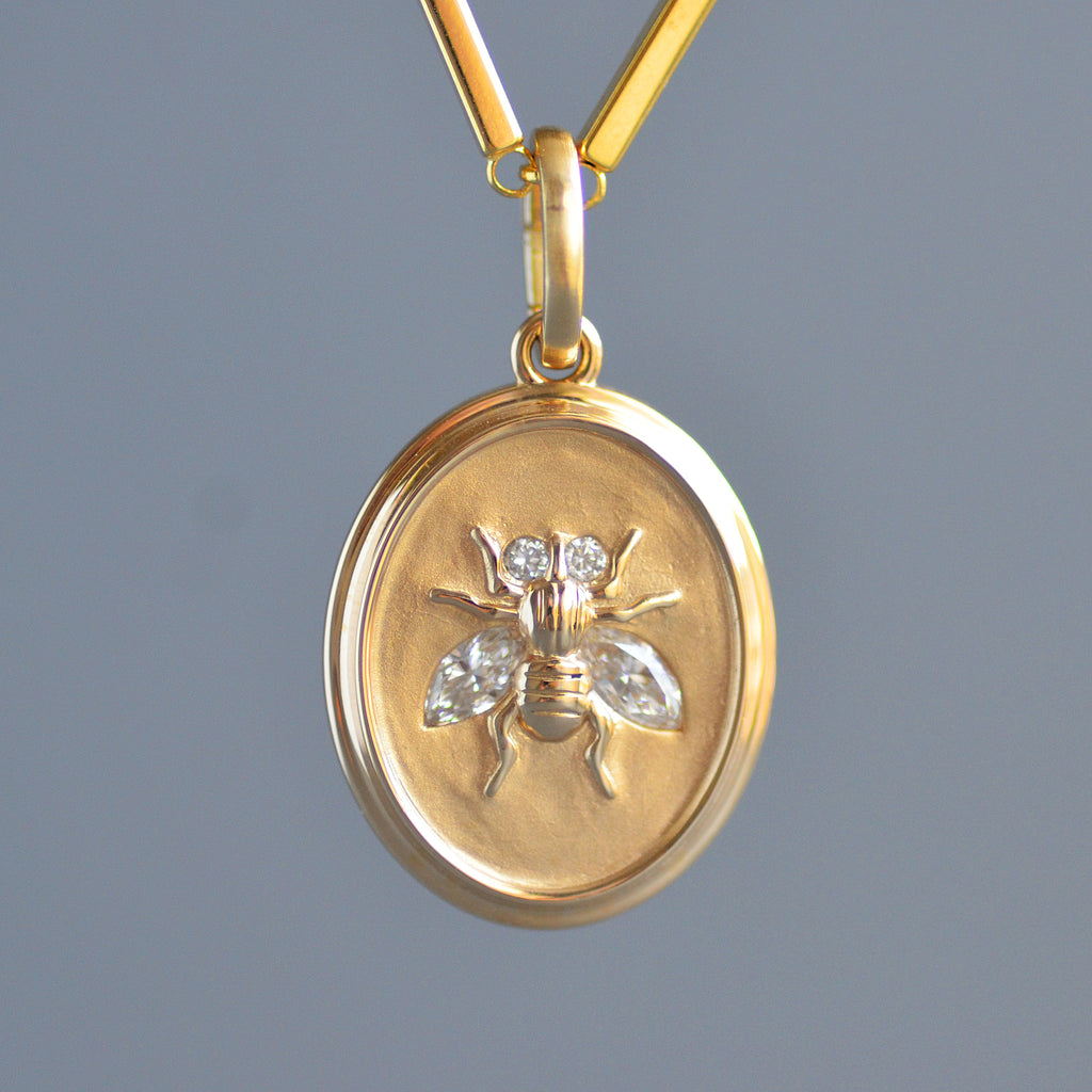 Buzzed pendant