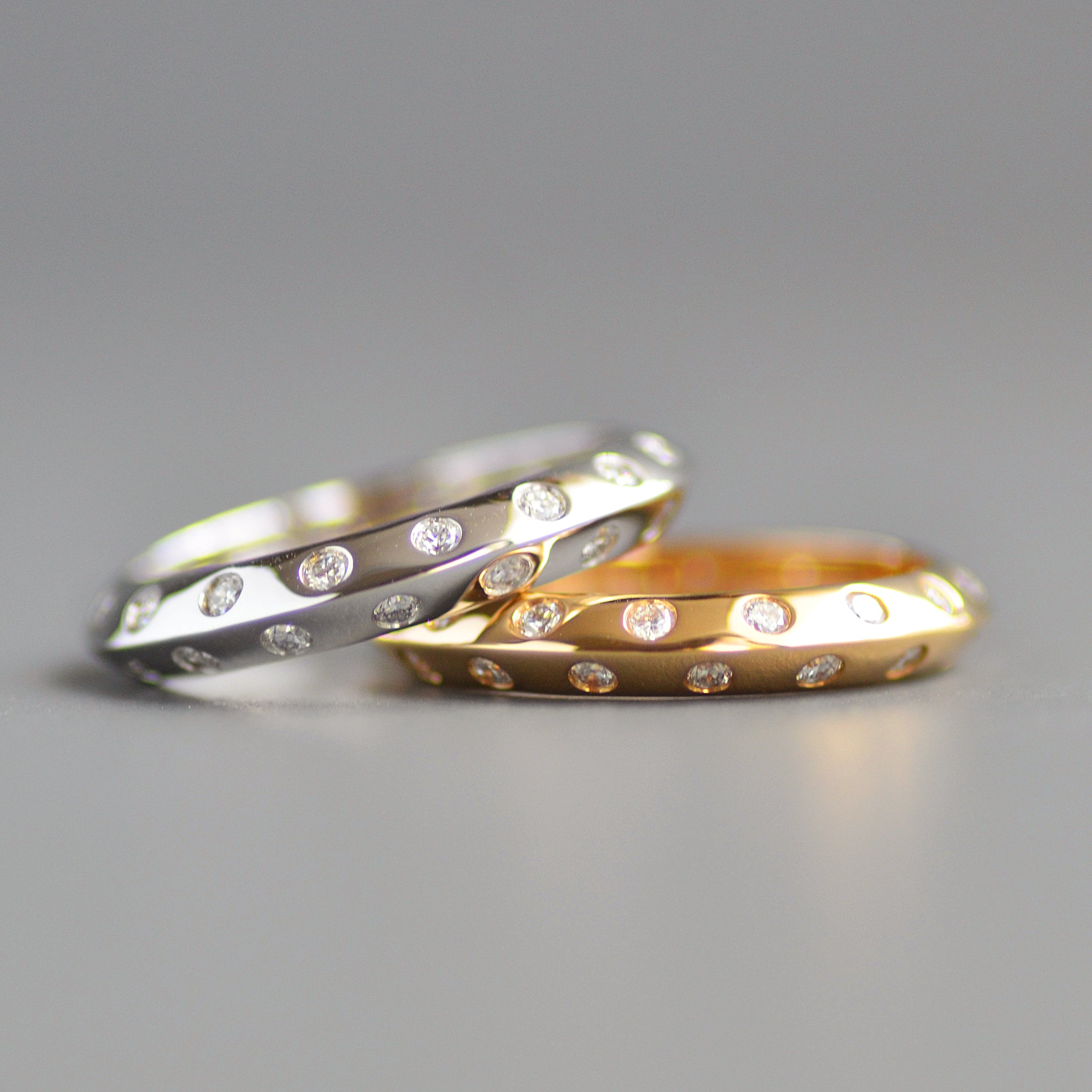 Knife edge eternity band rounds alternating