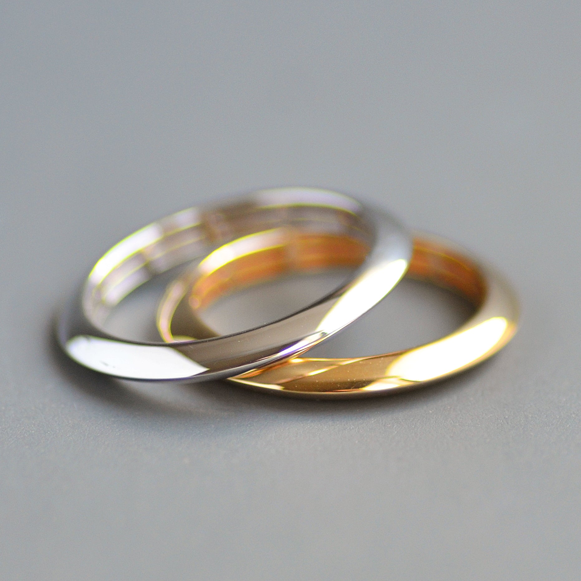 Knife edge eternity band