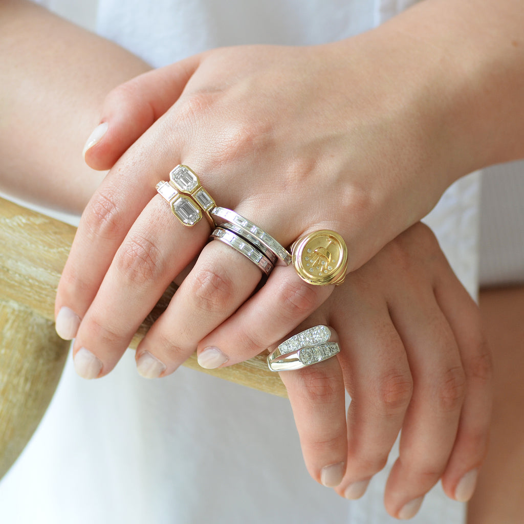 Crossing paths ring