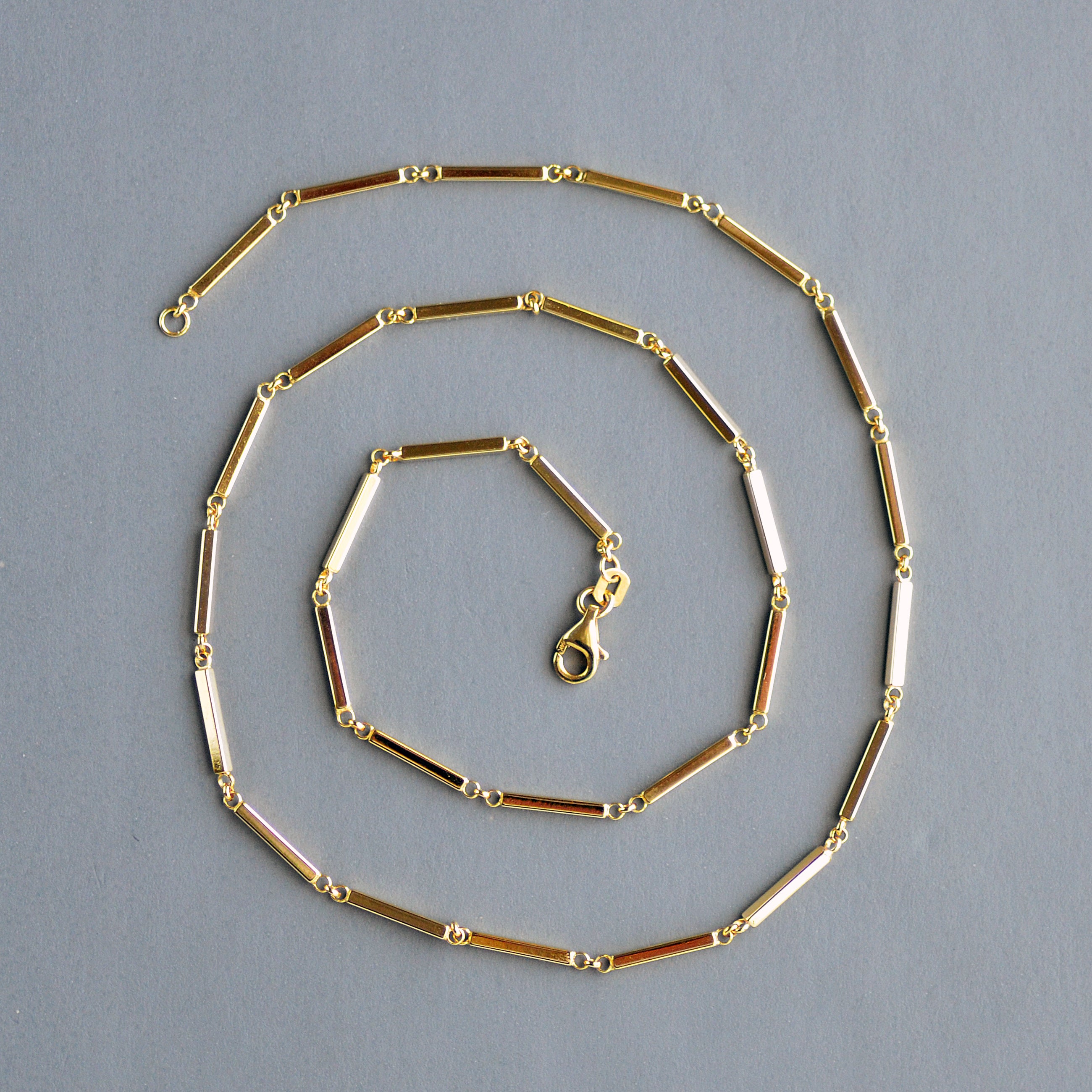Classic bar chain in 14k gold